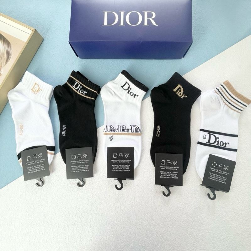 CHRISTIAN DIOR